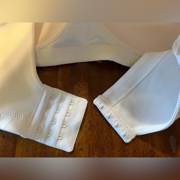 Vanity Fair Beauty Back, Full Figure back smoothing wireless bra, 42DDD, White - Picture 5 of 12